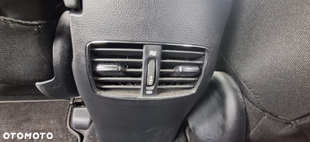 Kia Ceed 1.6 GDI ISG Platinum Edition - 34