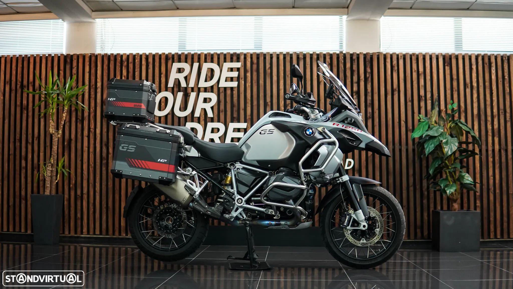 BMW R 1250 GS Adventure C/ AKRAPOVIC COMPLETO - 1