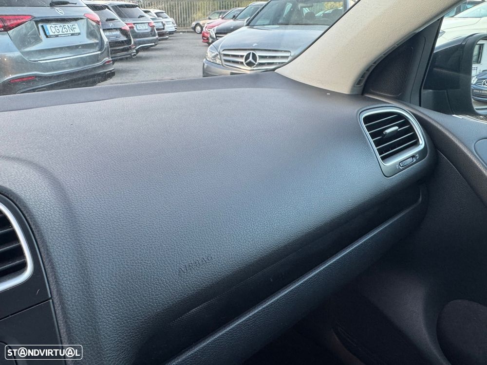 VW Golf 2.0 TDi Confortline - 28
