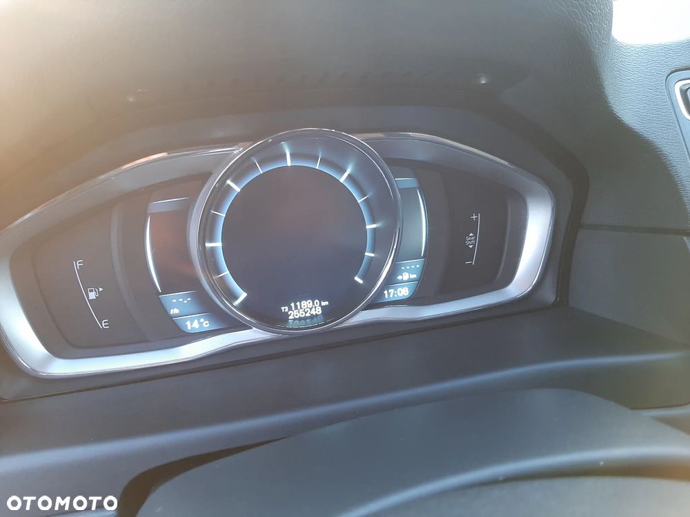 Volvo V70 D4 Summum - 29