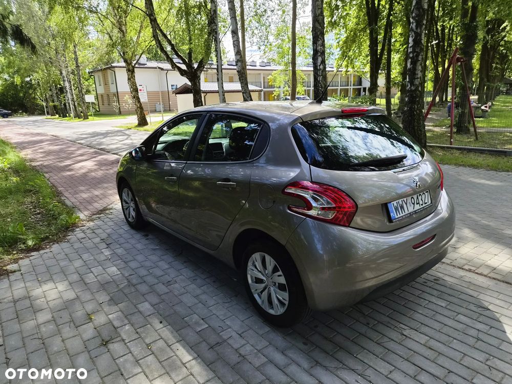 Peugeot 208 - 3