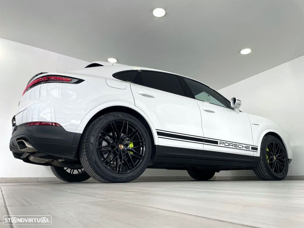 Porsche Cayenne Coupé E-Hybrid - 18