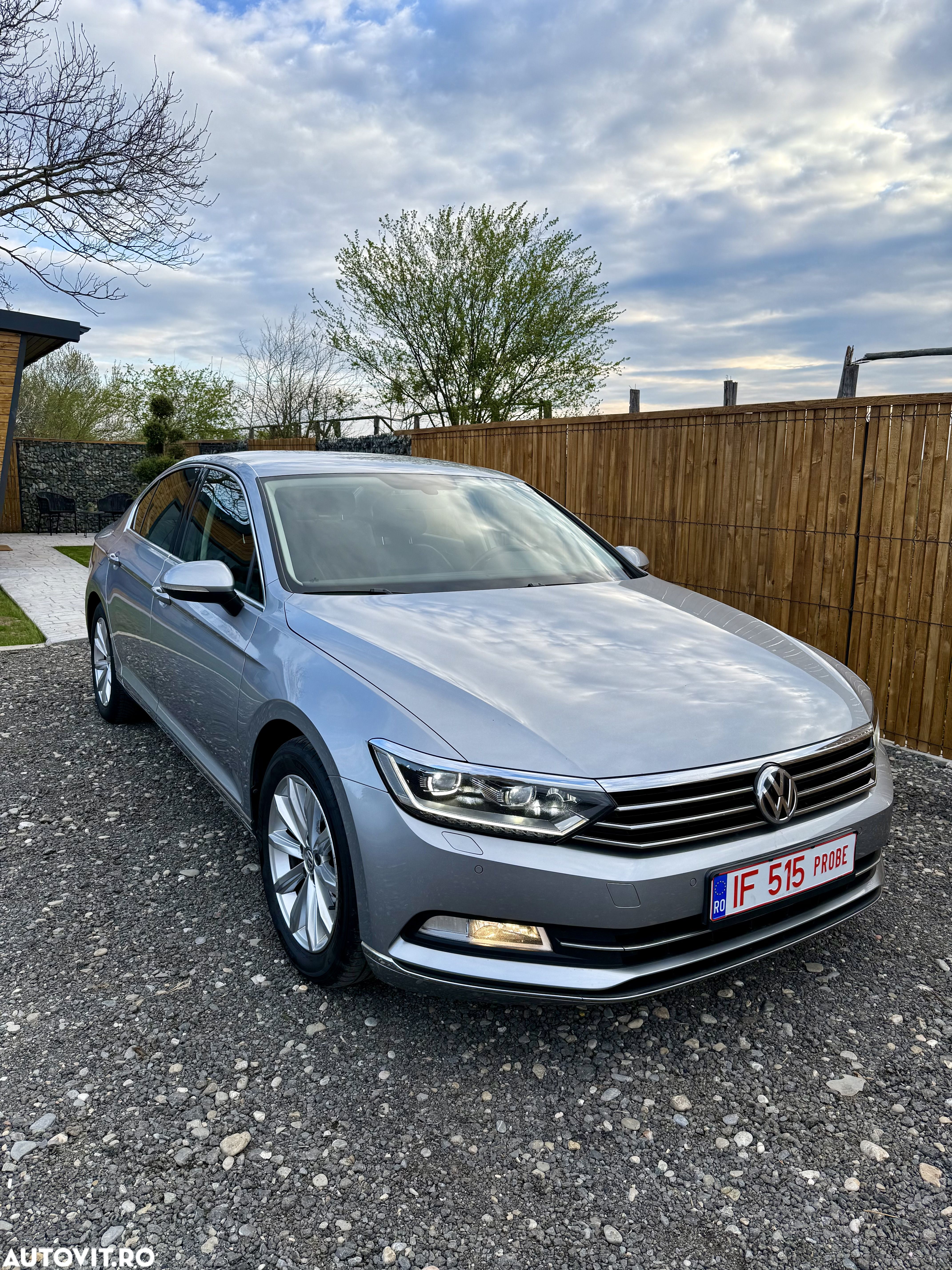 Volkswagen Passat 1.6 TDI DSG Comfortline - 1