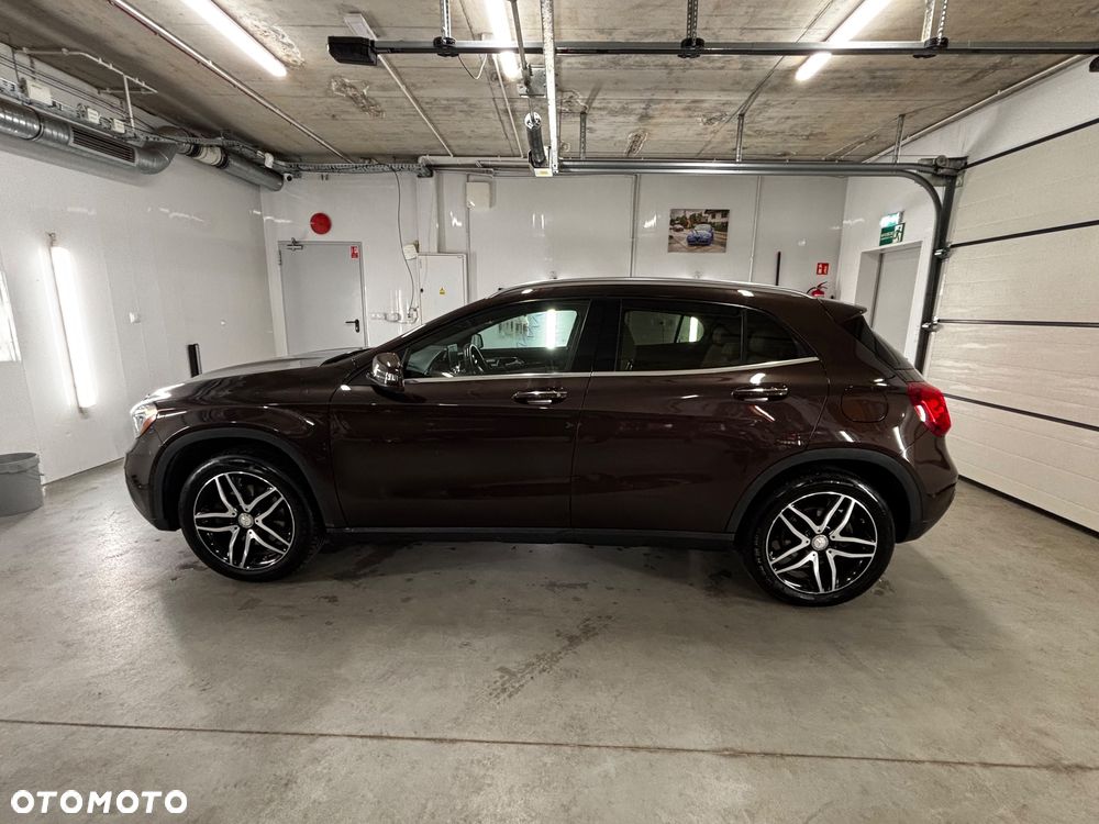 Mercedes-Benz GLA 250 4-Matic - 8