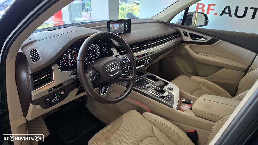 Audi Q7 3.0 TDI quattro S-line Tiptronic 7L - 7