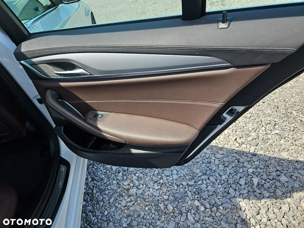 BMW Seria 5 518d mHEV Luxury Line - 22