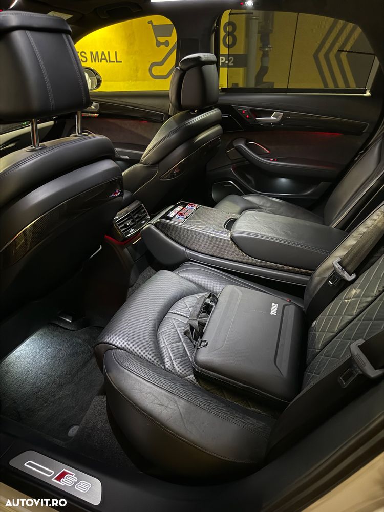 Audi S8 Plus - 11