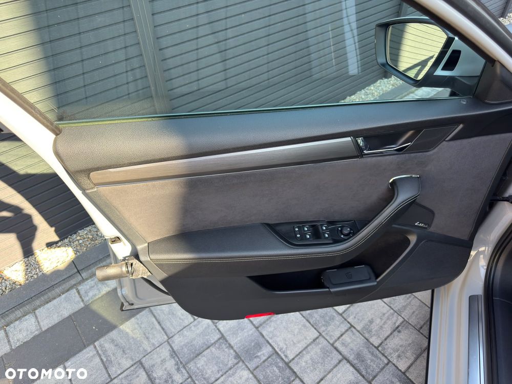 Skoda Superb 2.0 TDI SCR 4x4 Scout DSG - 13