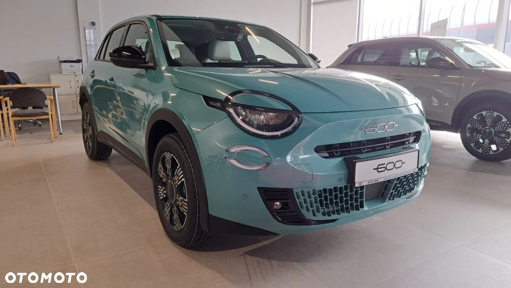 Fiat 600 1.2 Turbo Icon eDCT - 2