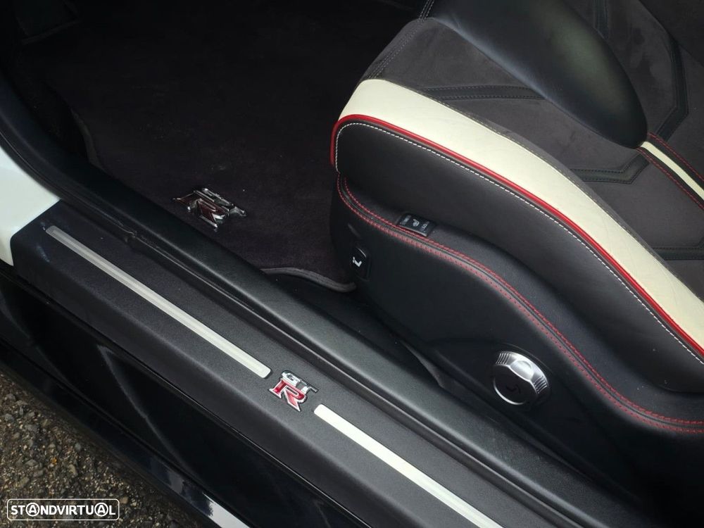 Nissan GT-R 3.8 V6 Black Edition - 27