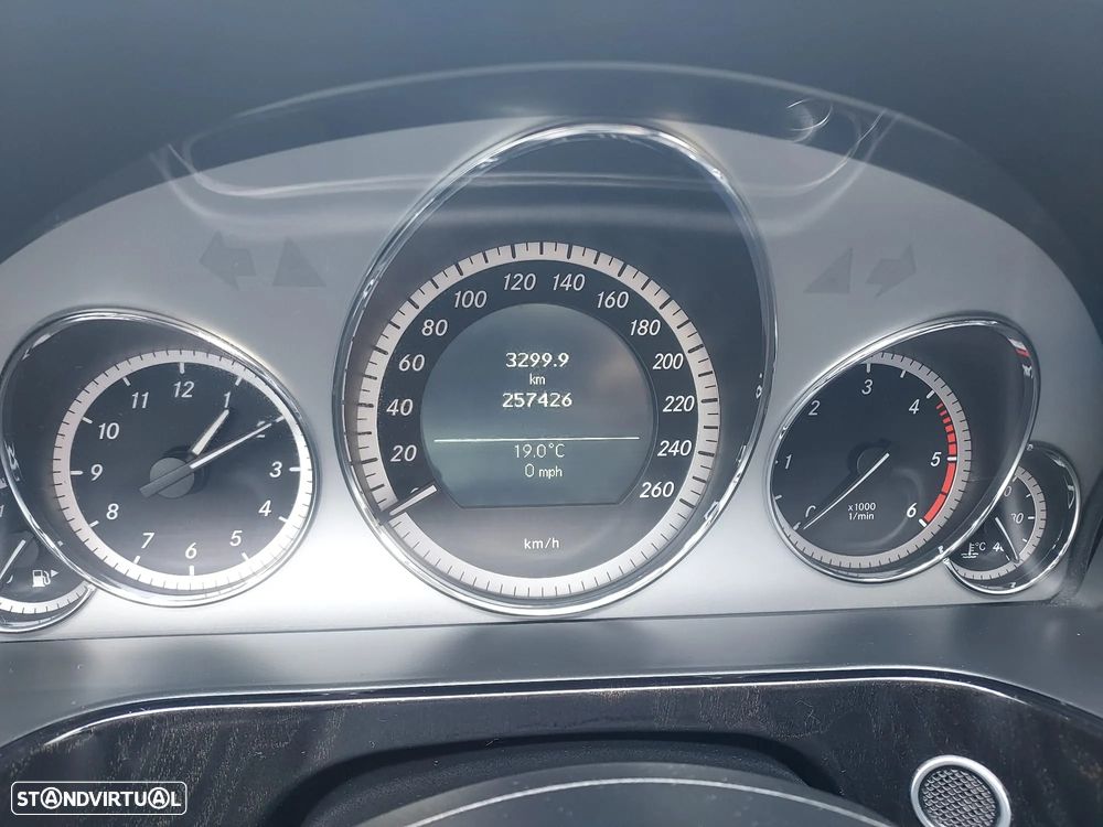 Mercedes-Benz E 250 CDi Avantgarde BlueEfficiency - 14