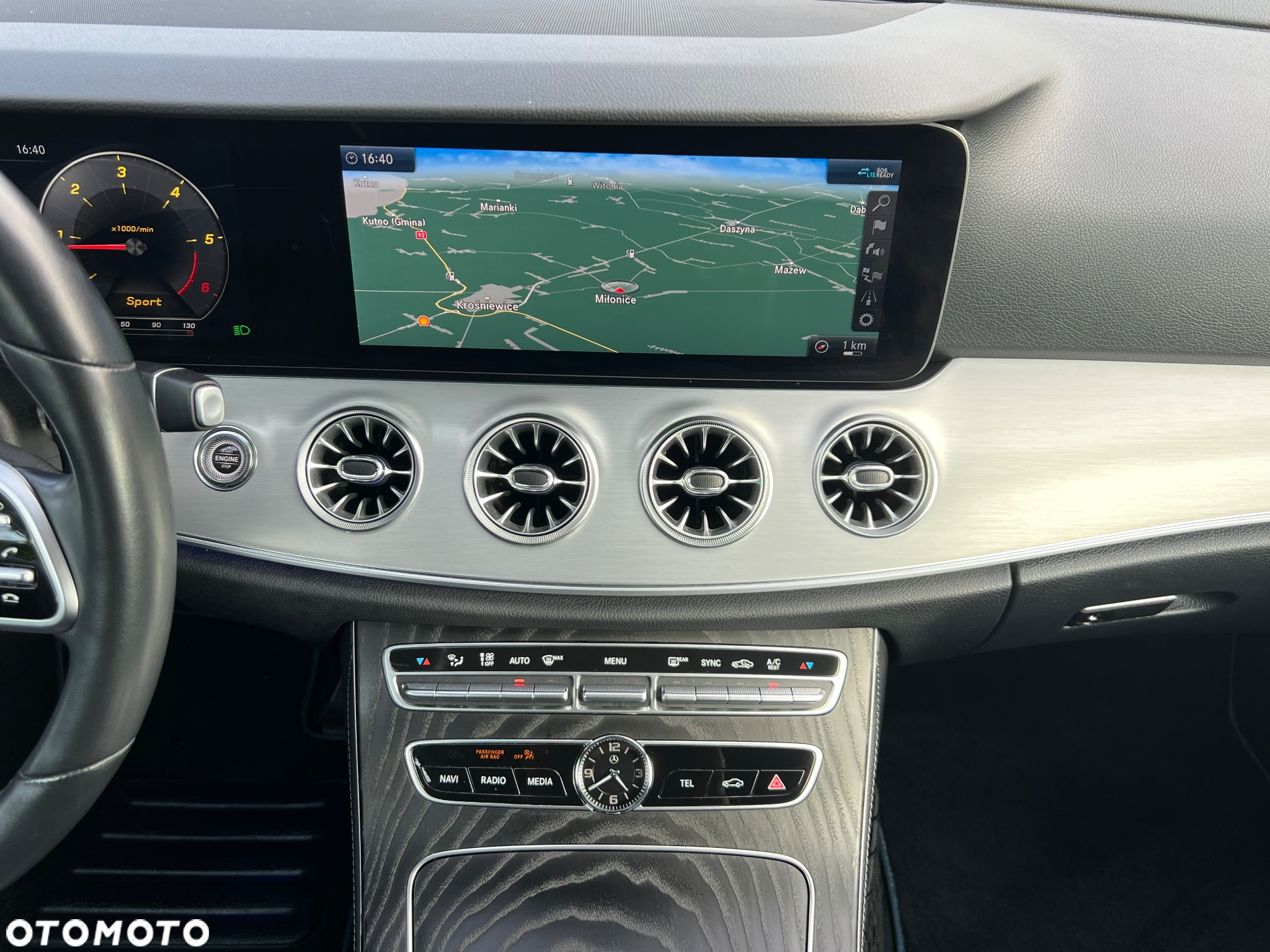Mercedes-Benz Klasa E 220 d Coupe 9G-TRONIC - 29