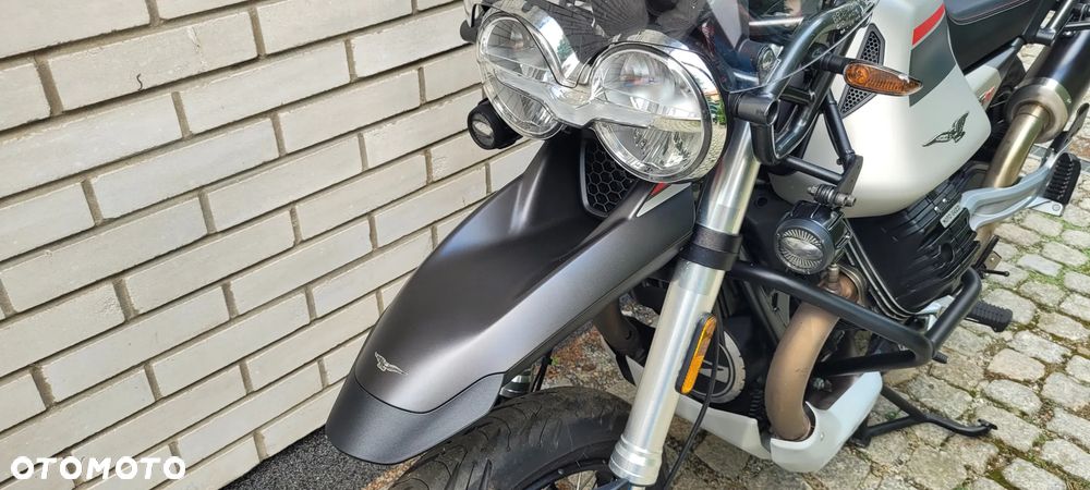 Moto Guzzi V85 - 35