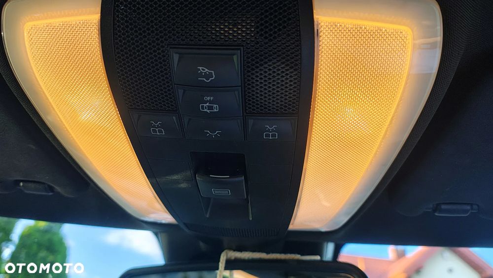 Mercedes-Benz Klasa E 250 CGI BlueEFFICIENCY Automatik Elegance - 25