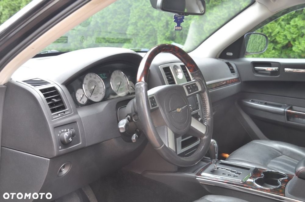 Chrysler 300C 5.7 V8 HEMI AWD Automatik - 23