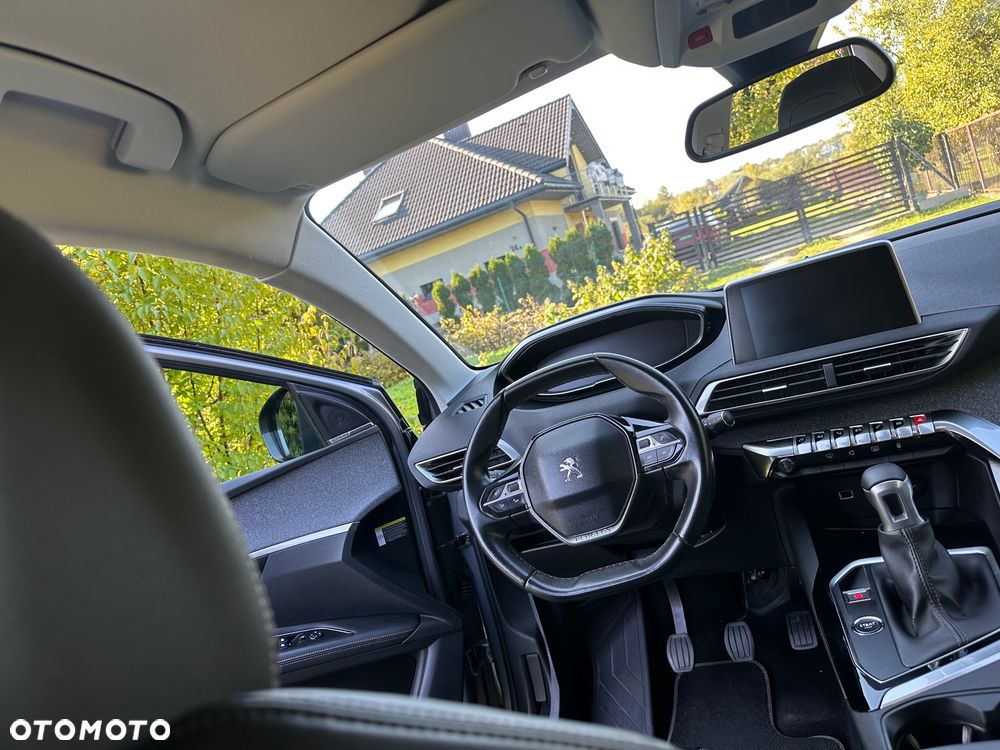 Peugeot 3008 PureTech 130 Stop & Start GPF Allure Business-Paket - 17