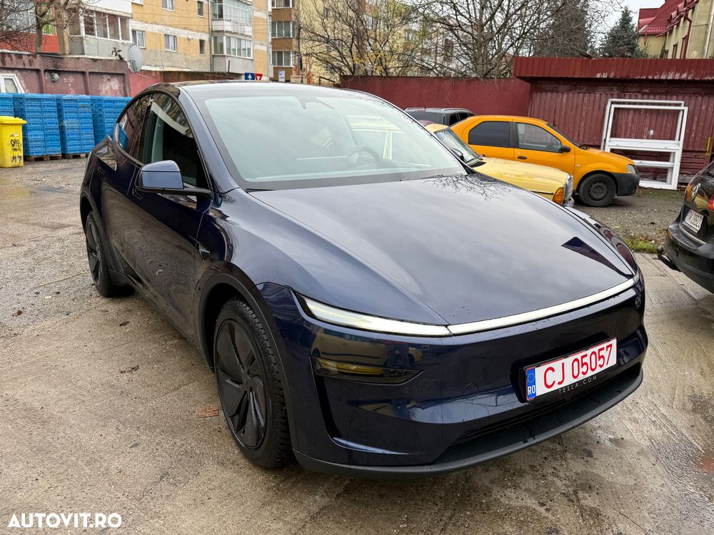 Tesla Model Y Long Range AWD Premium - 2