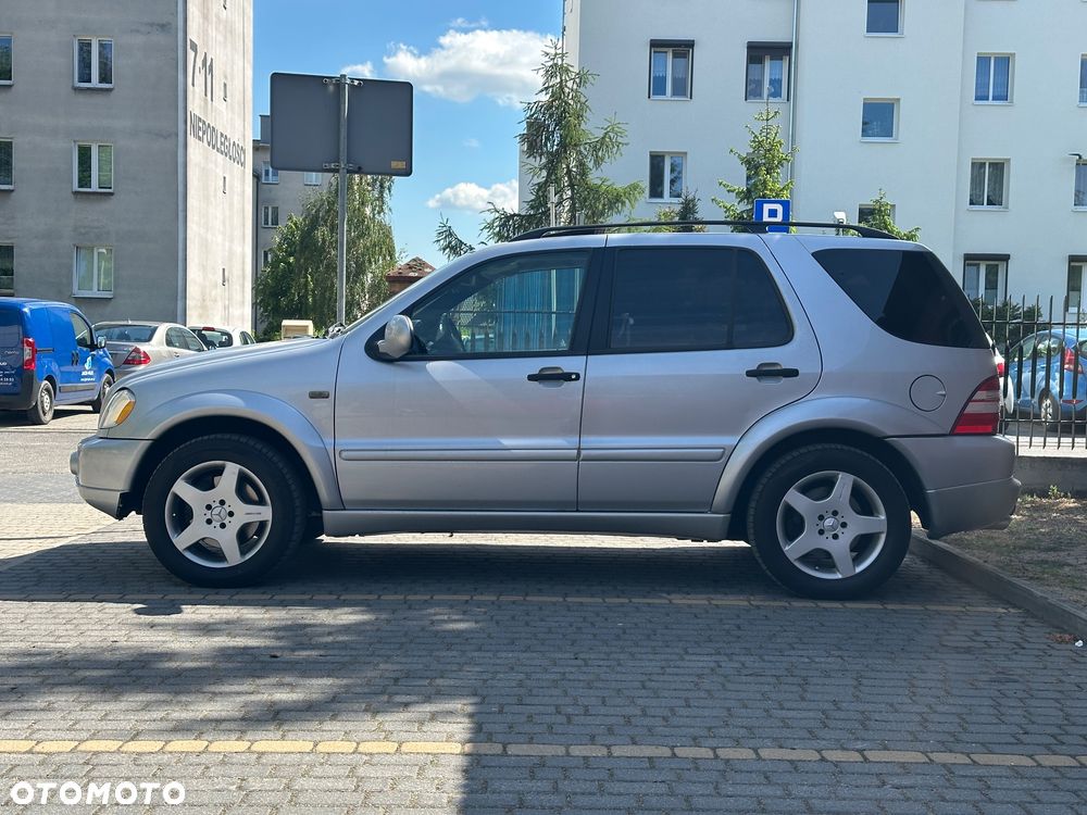 Mercedes-Benz ML 55 AMG - 12