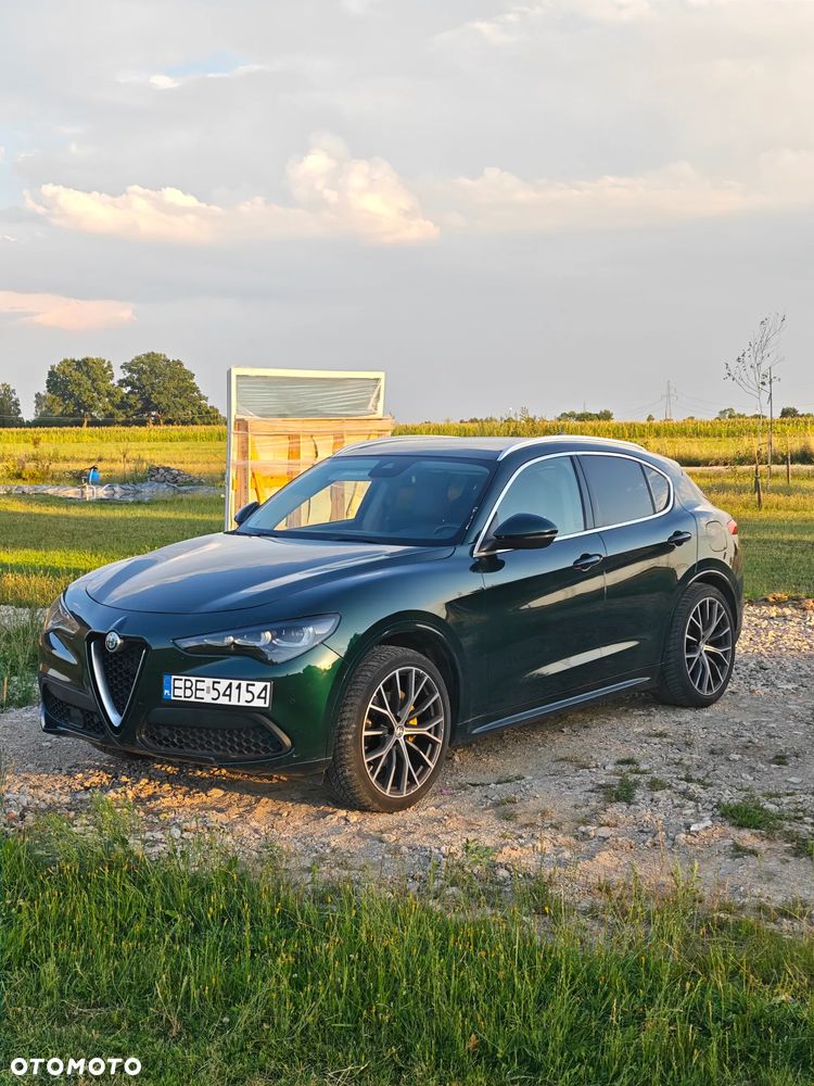 Alfa Romeo Stelvio 2.0 Turbo 16V AT8-Q4 Lusso Ti - 2