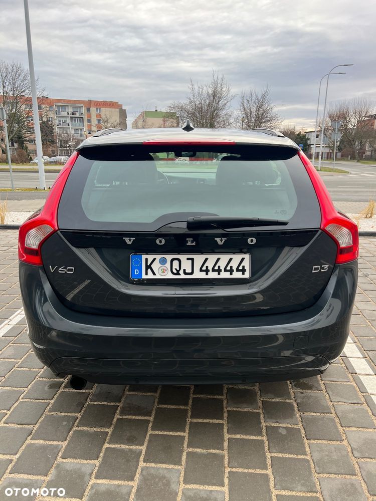 Volvo V60 D3 Momentum Core - 23