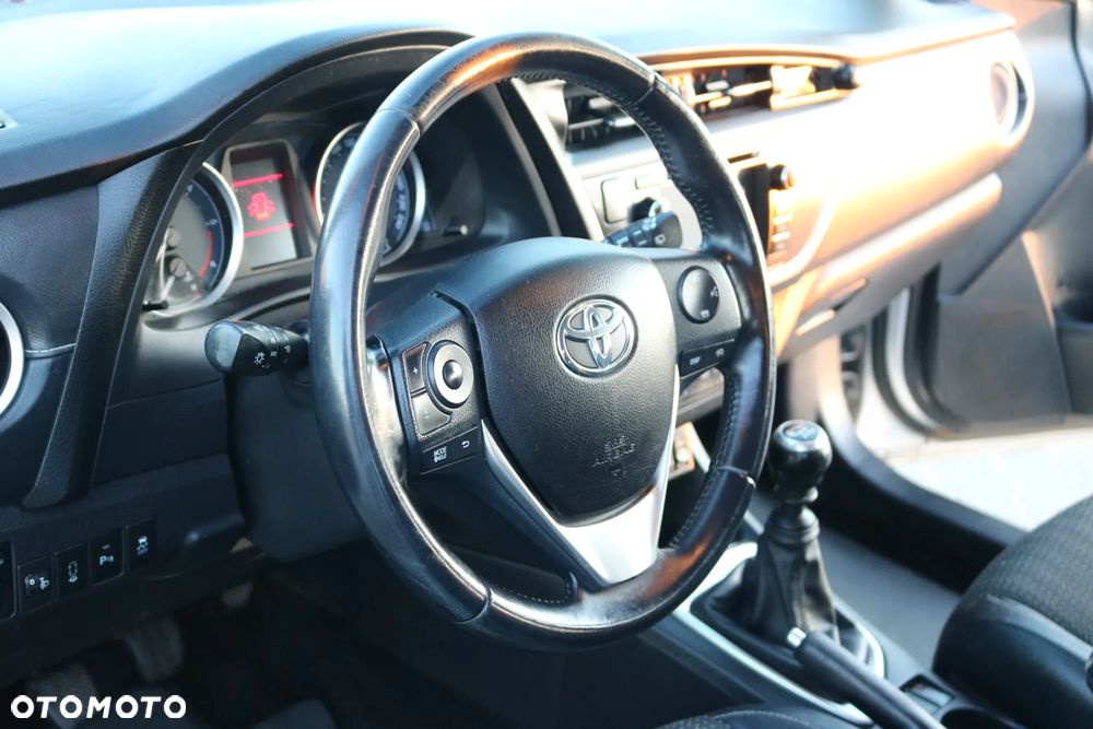 Toyota Auris 2.0 D-4D Prestige - 21