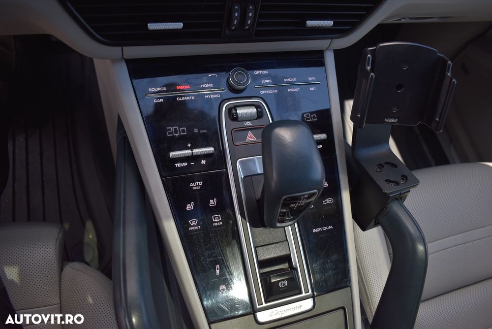 Porsche Cayenne Tiptronic S Platinum Edition - 18