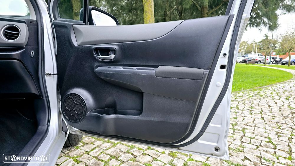 Toyota Yaris 1.33 VVT-i Comfort+P.Style - 34