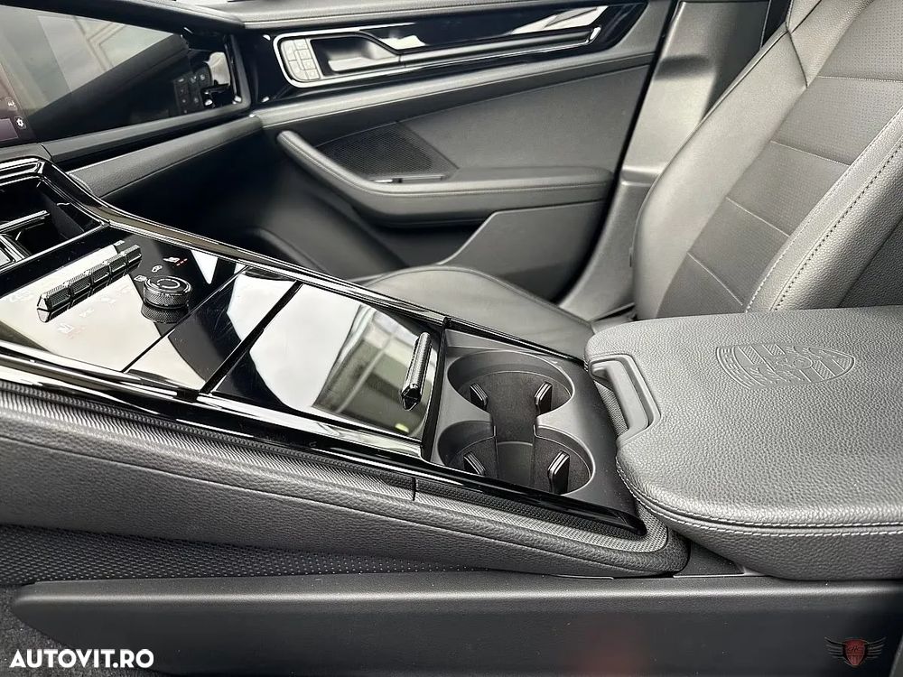 Porsche Panamera 4 E-Hybrid - 15