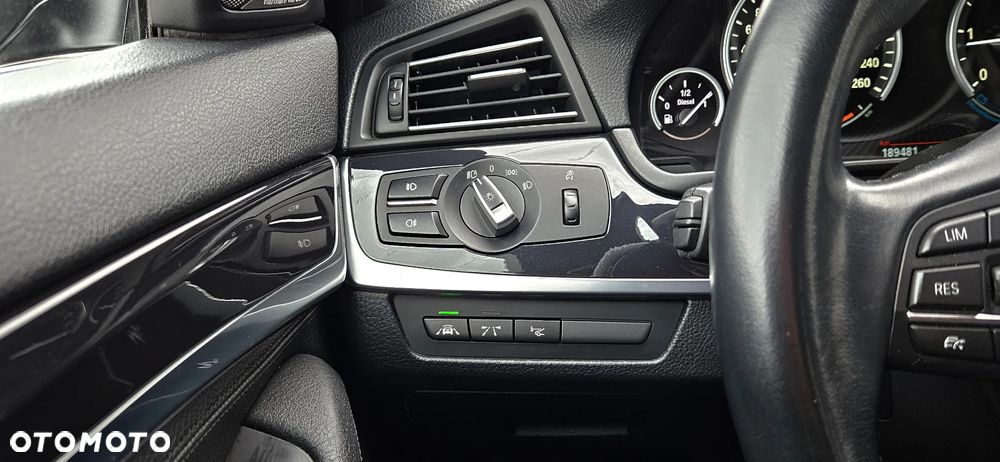 BMW Seria 5 520d xDrive - 28