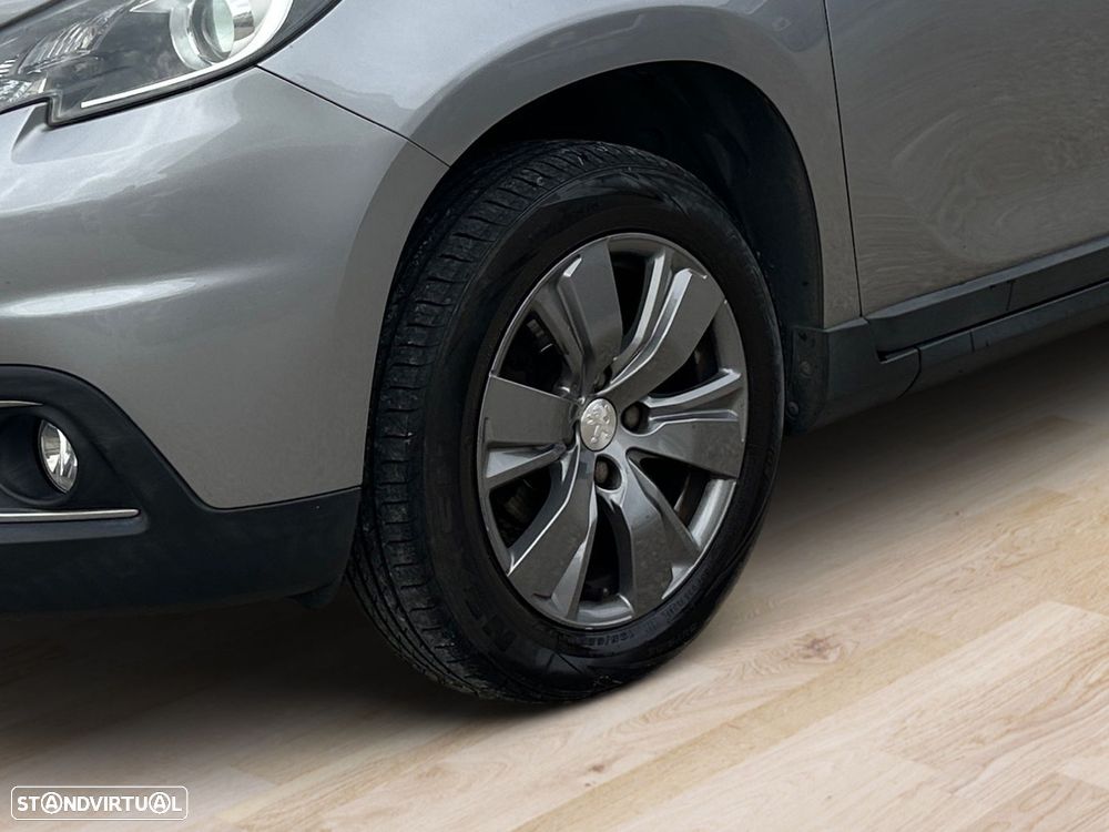 Peugeot 2008 1.2 PureTech Style - 6