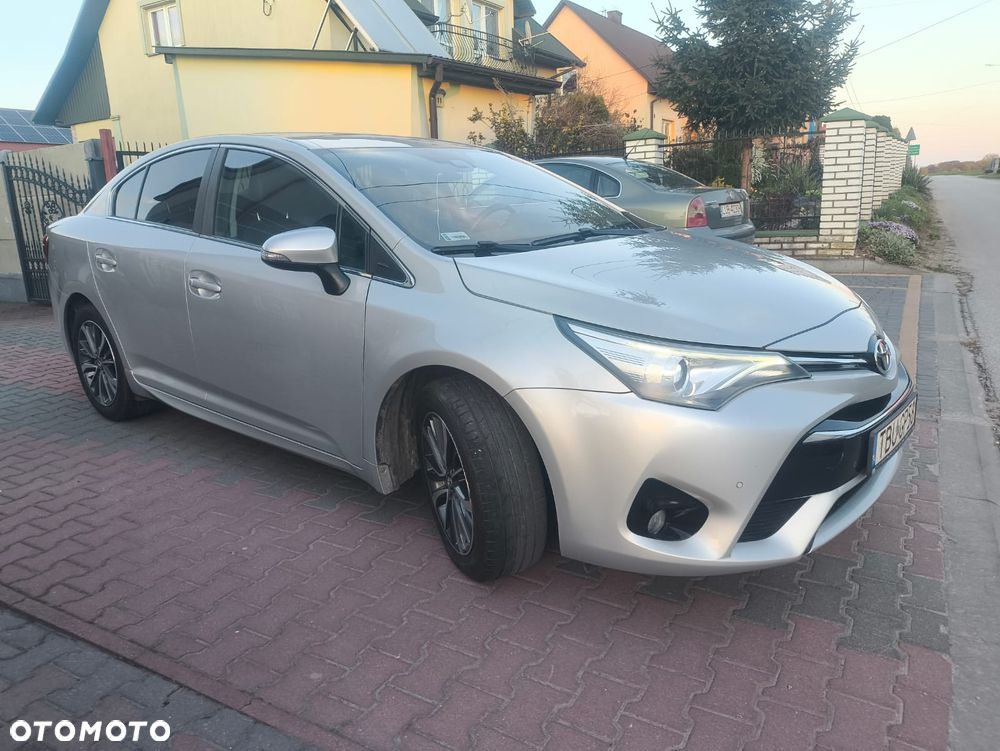 Toyota Avensis 2.0 D-4D Premium - 10