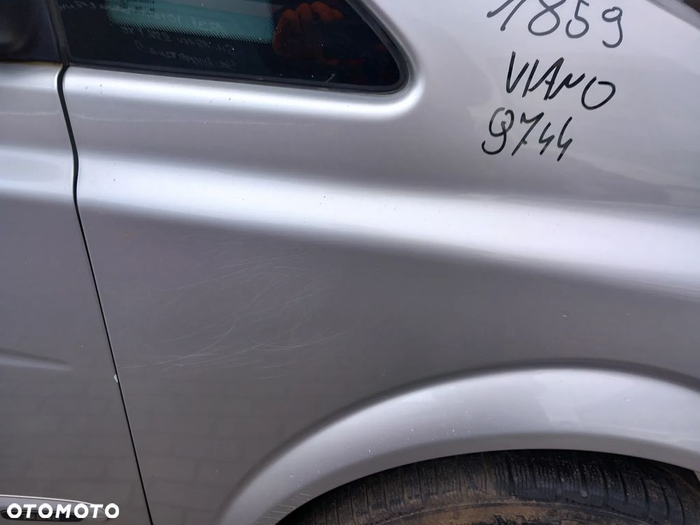 MERCEDES VIANO BŁOTNIK PRAWY PRZEDNI PRAWY PRZÓD KOLOR: 9744 - 2