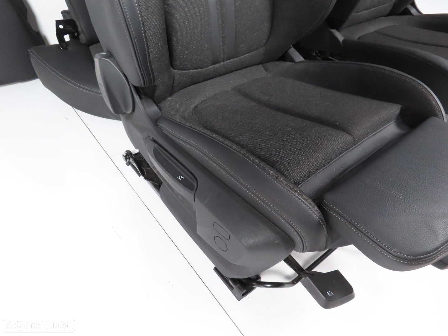 Interior desportivo M Usado / Original BMW 1 (F40) - 6