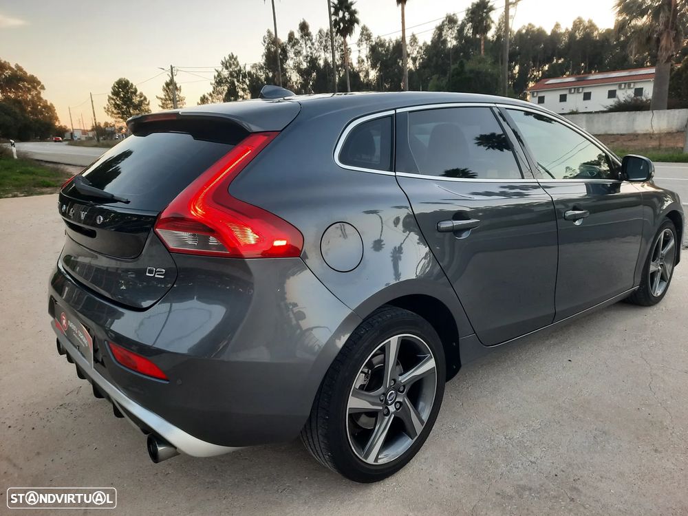 Volvo V40 1.6 D2 R-Design - 19