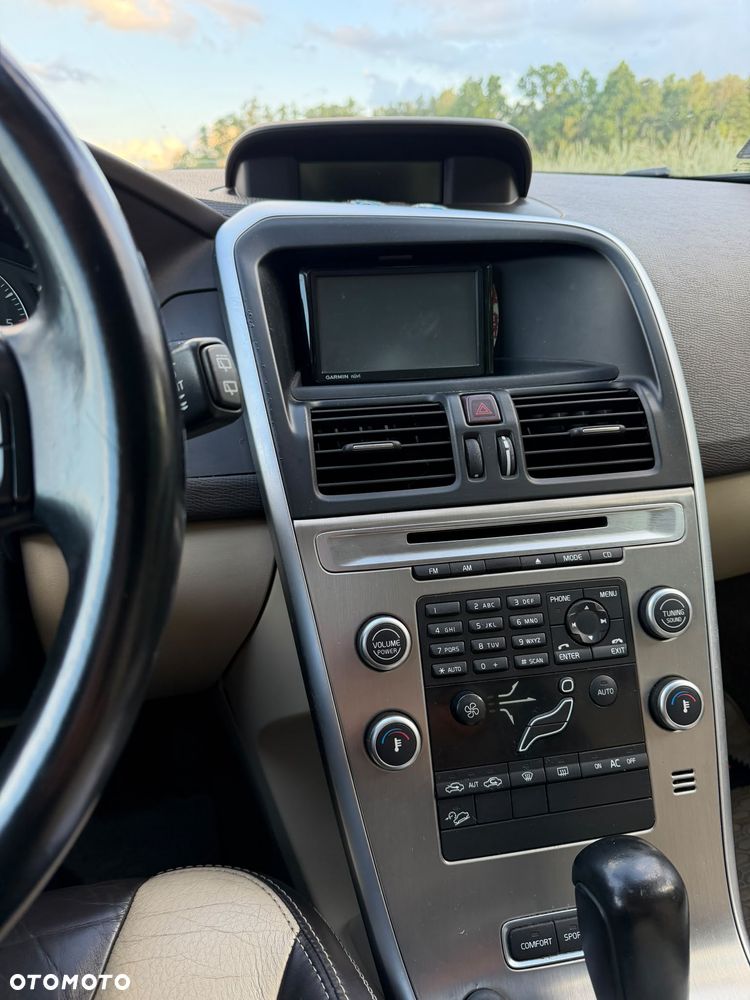 Volvo XC 60 2.4D AWD - 11