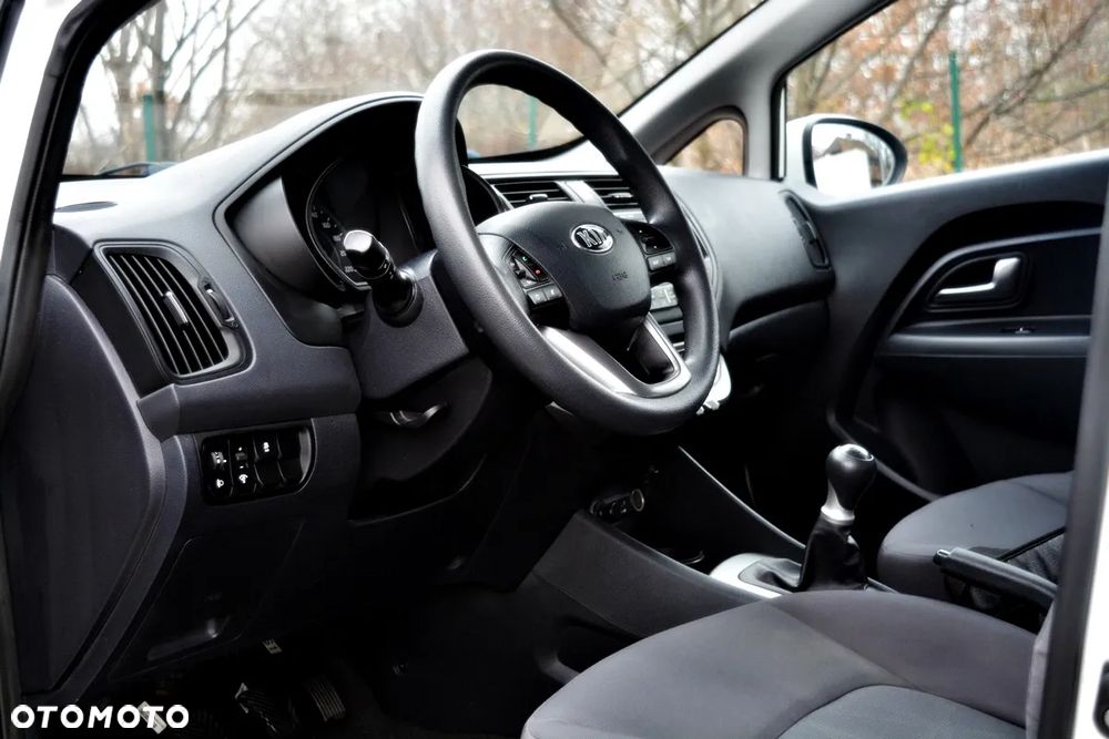 Kia Rio 1.2 Attract - 5