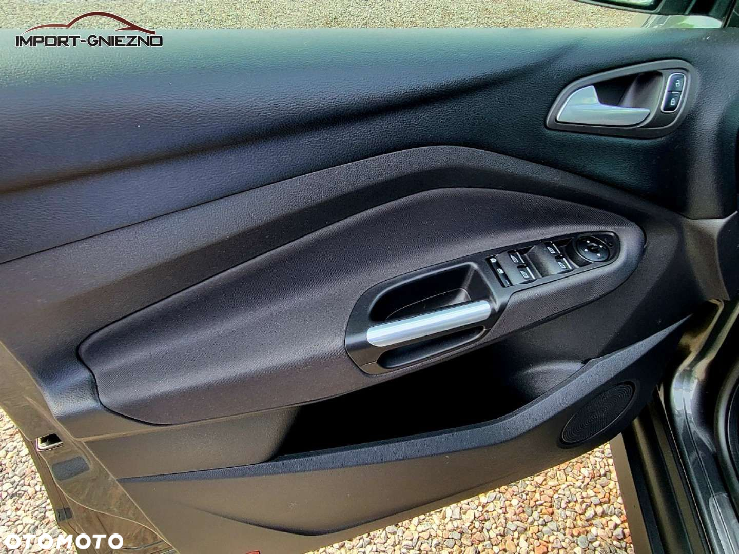 Ford Grand C-MAX - 11