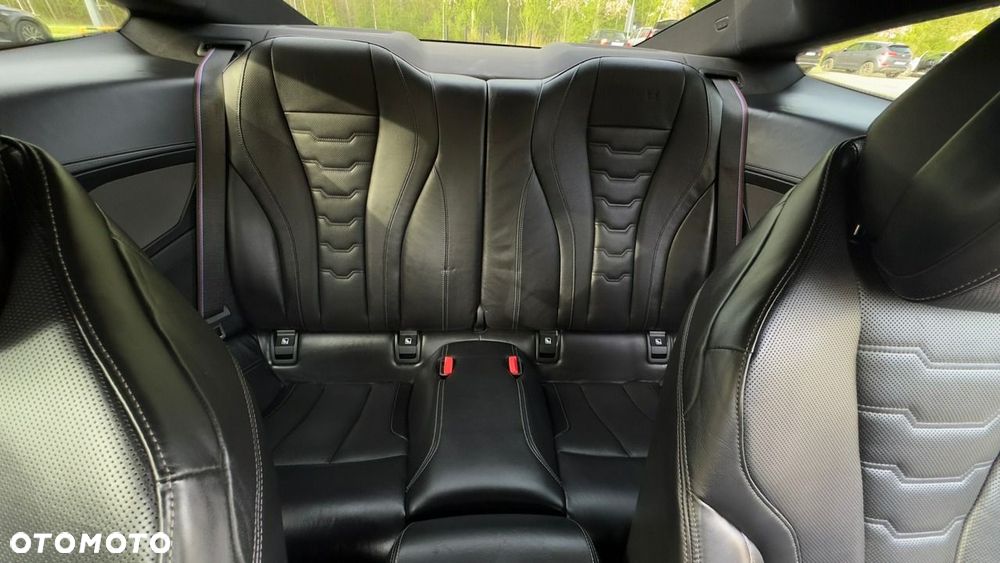 BMW Seria 8 M850i xDrive - 16