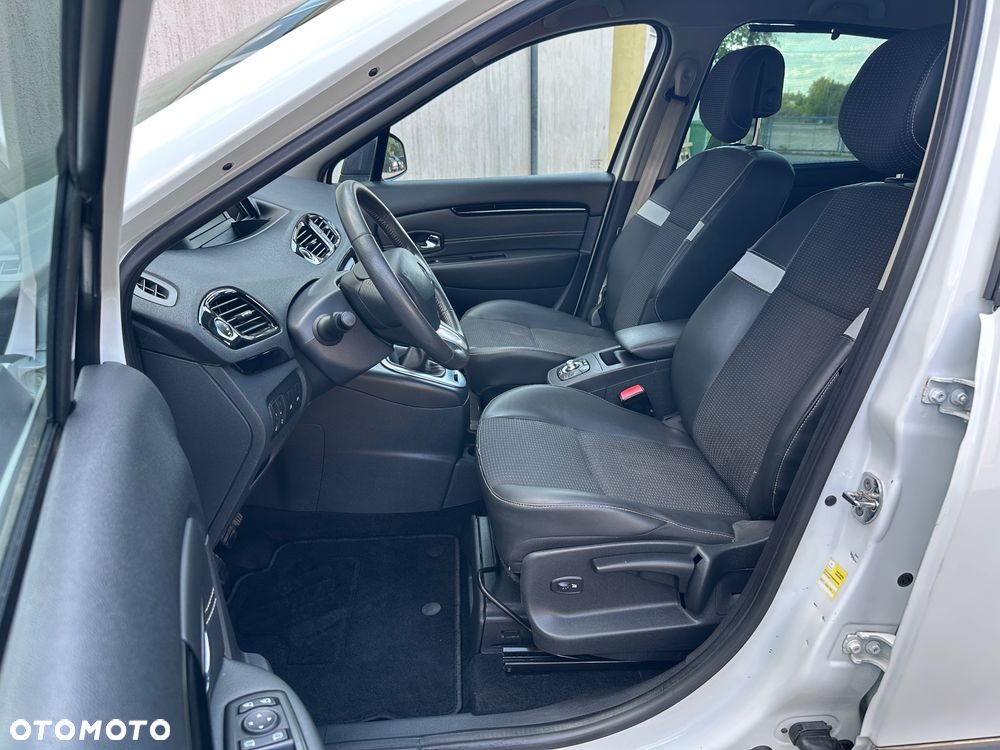 Renault Grand Scenic Energy dCi 130 Start & Stop Bose Edition - 19