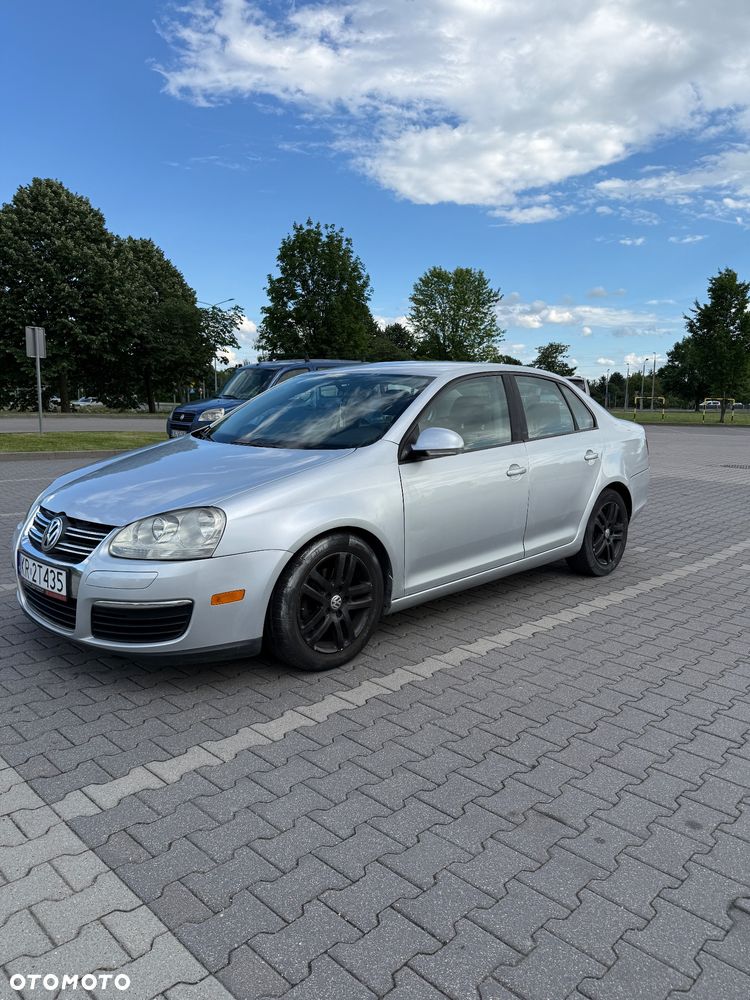 Volkswagen Jetta 2.5 - 3