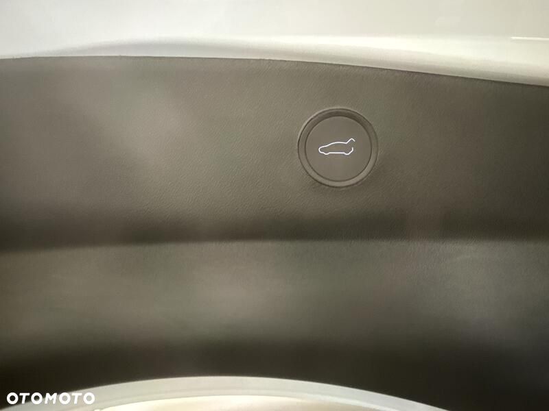 Tesla Model 3 - 23
