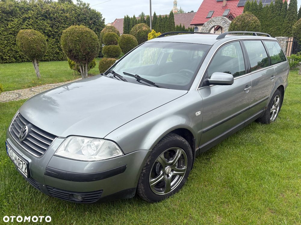 Volkswagen Passat - 1