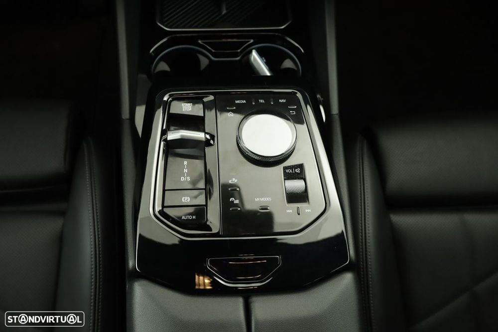 BMW 520 d Pack Desportivo M - 14