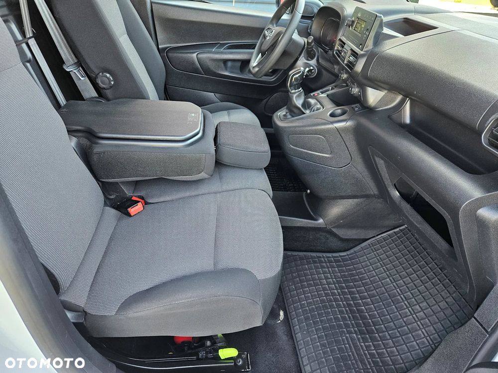 Opel Combo 1.5 TURBO D 102KM - 9