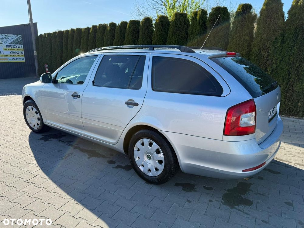 Skoda Octavia 1.6 - 11