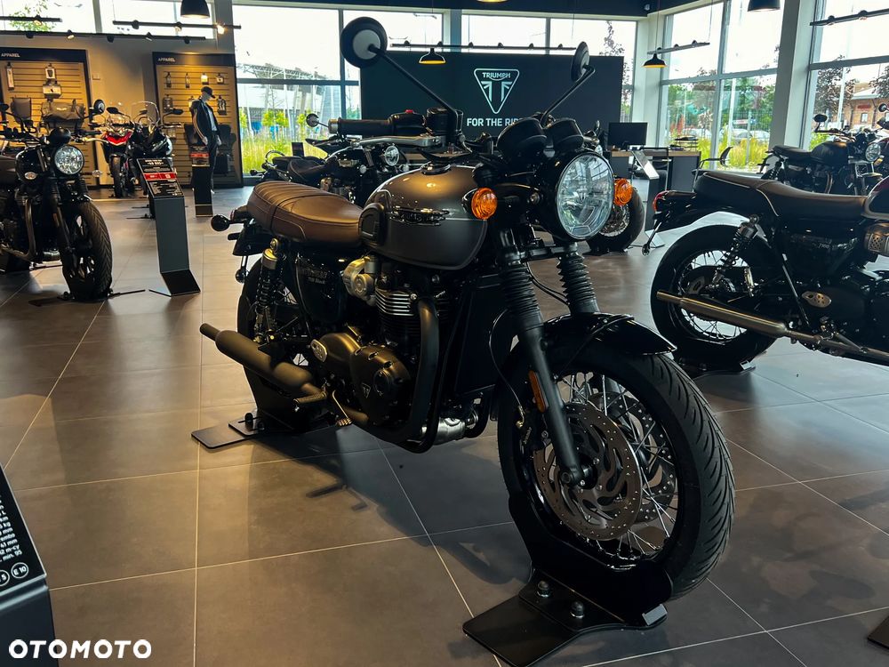 Triumph Bonneville - 3