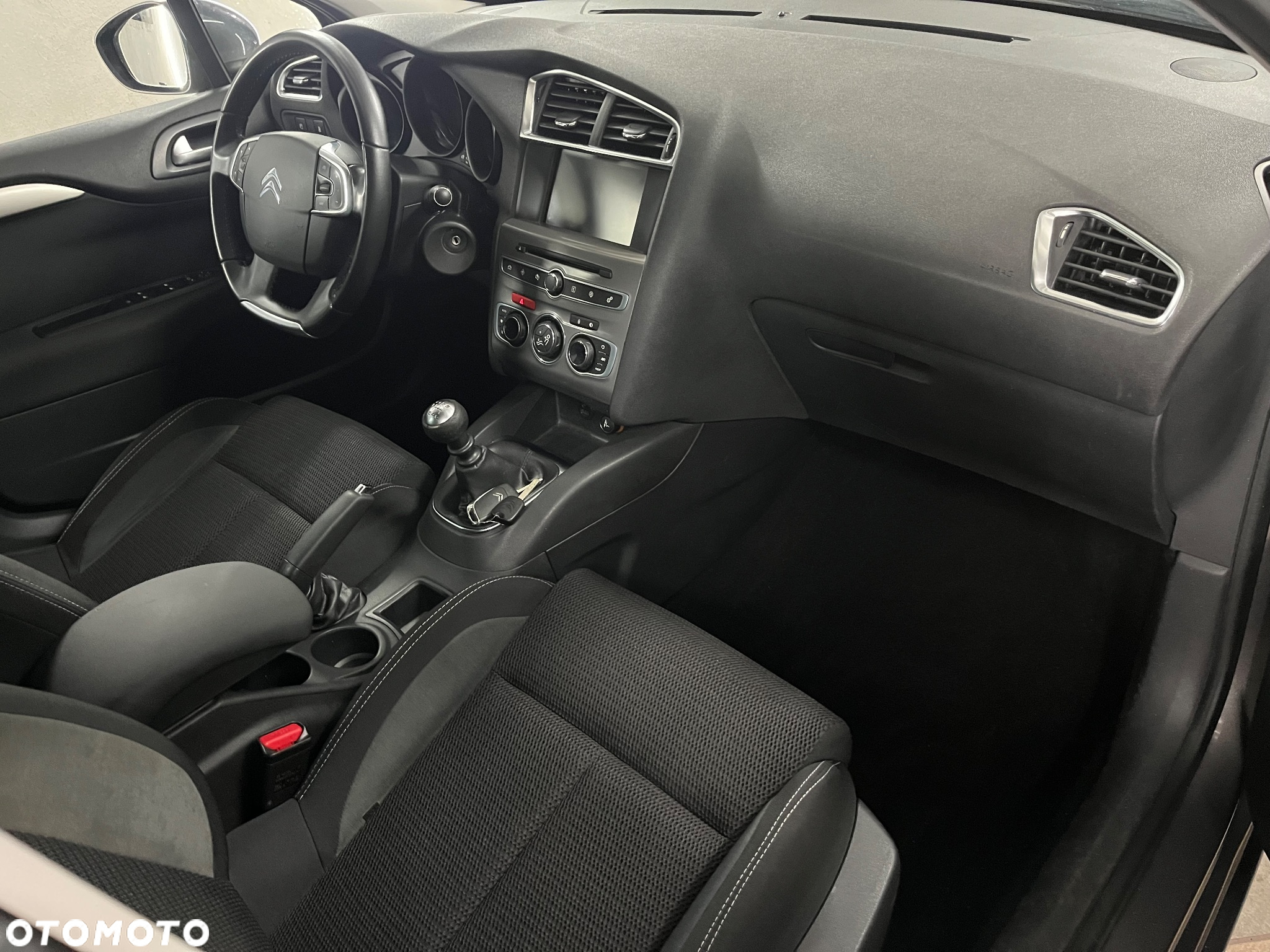 Citroën C4 e-HDi 115 Selection - 21