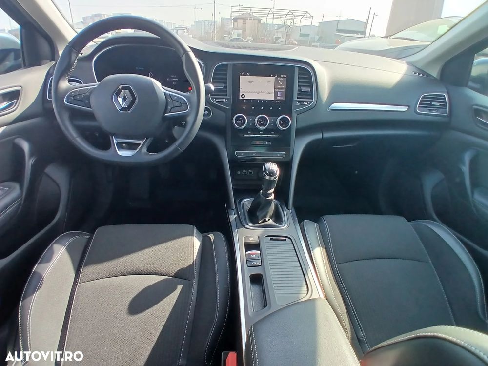 Renault Megane TCe 140 GPF Techno - 6