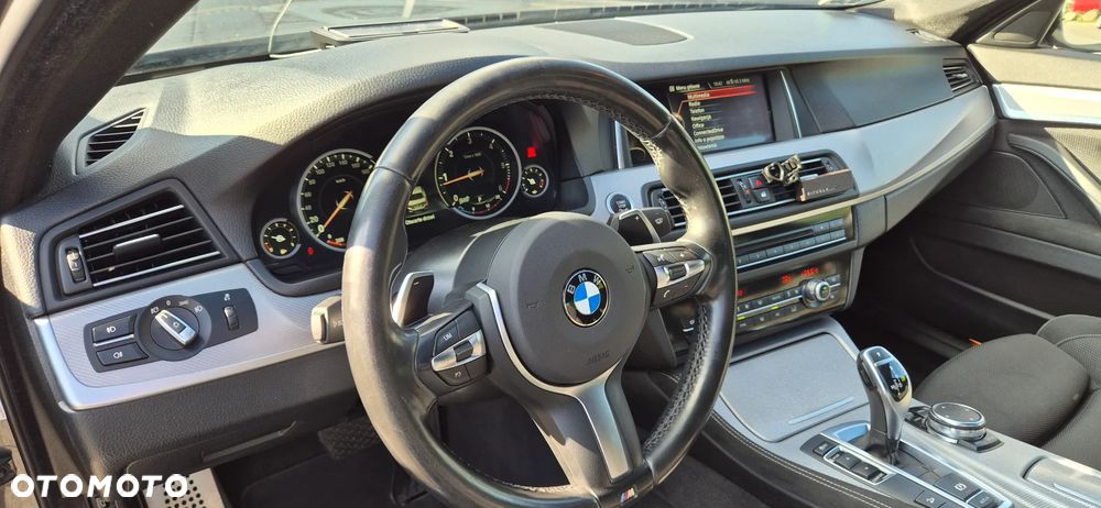 BMW Seria 5 525d xDrive - 6