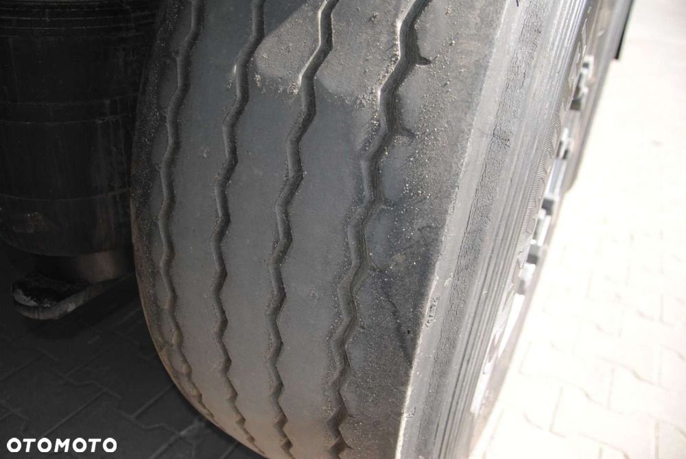 Schmitz Cargobull SCS kurtyna, podnoszona oś - 18